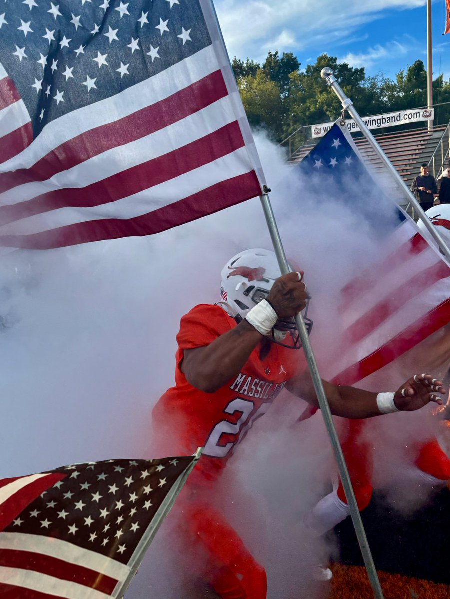 A few pictures from Friday night’s Massillon-GlenOak game… a thread (1/3)