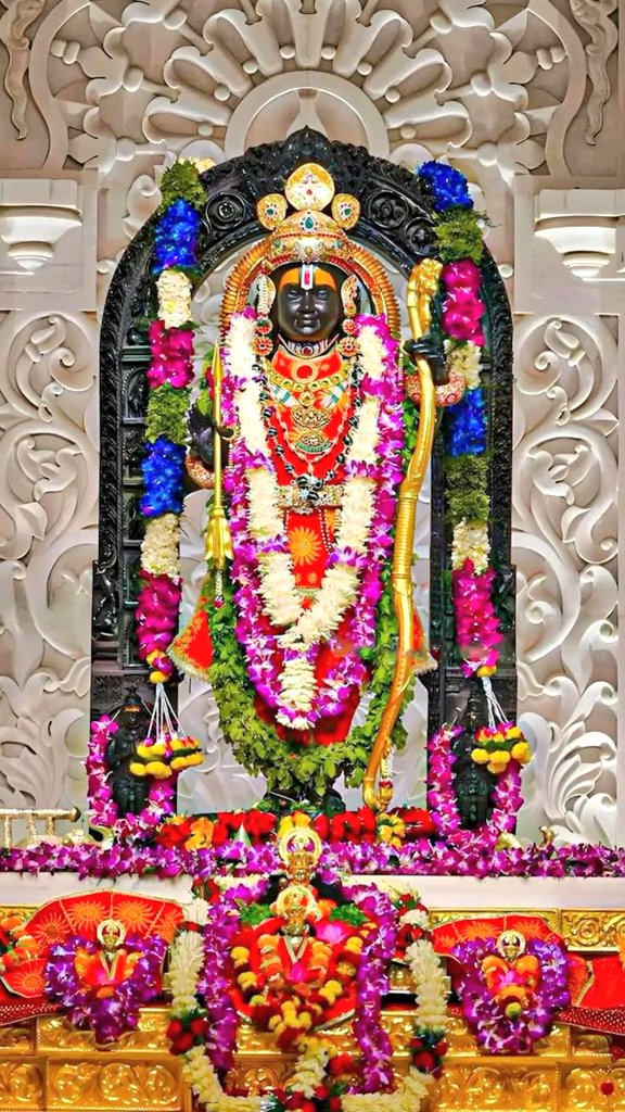 AlokTiwari9335's tweet photo. रघुपति राघव राजाराम
पतित पावन सीताराम॥

सुंदर विग्रह मेघश्याम
गंगा तुलसी शालग्राम॥

बोलो जय जय श्री राम 🙏🚩 https://t.co/idHQIY0f1I