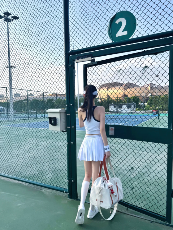 Serving up style both on and off the court🎾💫 The tennis outfit is effortlessly chic  sporty, classy, and totally Instagram-worthy.