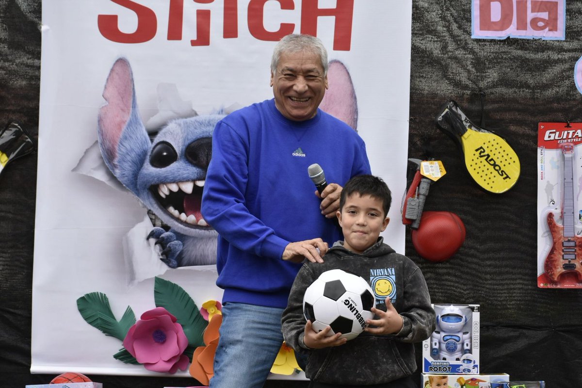 BelizAlfredo's tweet photo. Celebramos el #DíaDeLaNiñez con más de 4.000 familias en #Trelew y #PuertoMadryn.
Hubo  juegos, shows, sorteos y la tradicional chocolatada .

💙 Orgulloso de nuestro SEC y la familia mercantil. https://t.co/agIUZD6EBW