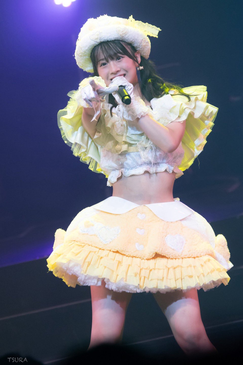 NMB48 チューストライク赤背景 坂本理紗 直筆 NMB48 チューストライク赤背景 坂本理紗 直筆