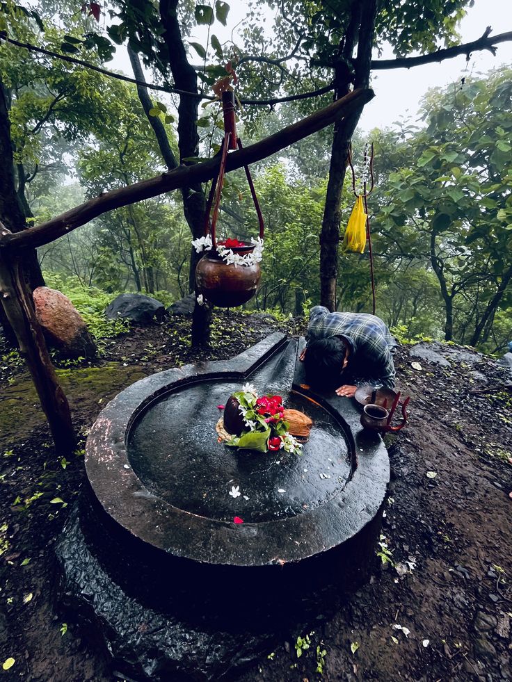 भगवान भोलेनाथ के पावन स्वरूप सोंगड़ेश्वर महादेव मंदिर, मांडव में अद्भुत दिव्य दर्शन 🙏🕉️
हर हर महादेव 🚩