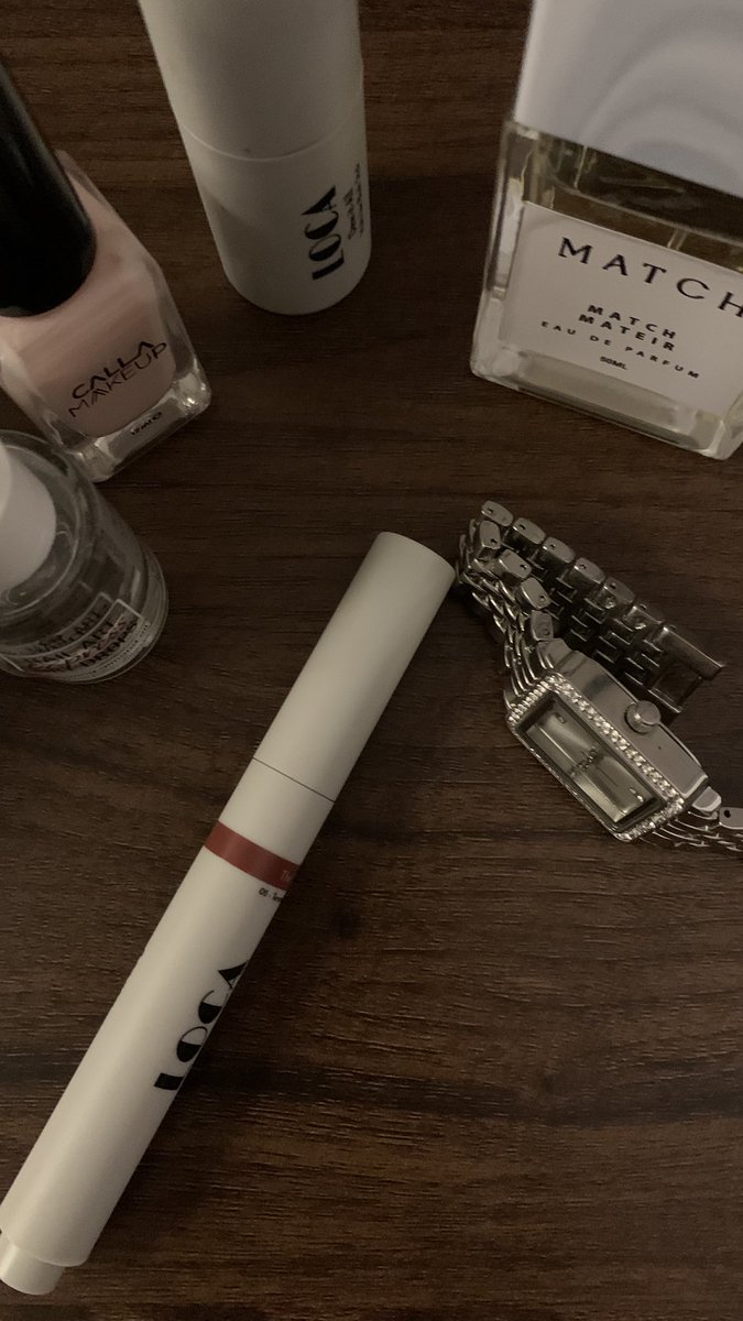 mema_07X's tweet photo. 🌺🤍💄 https://t.co/VRKZgabpH4