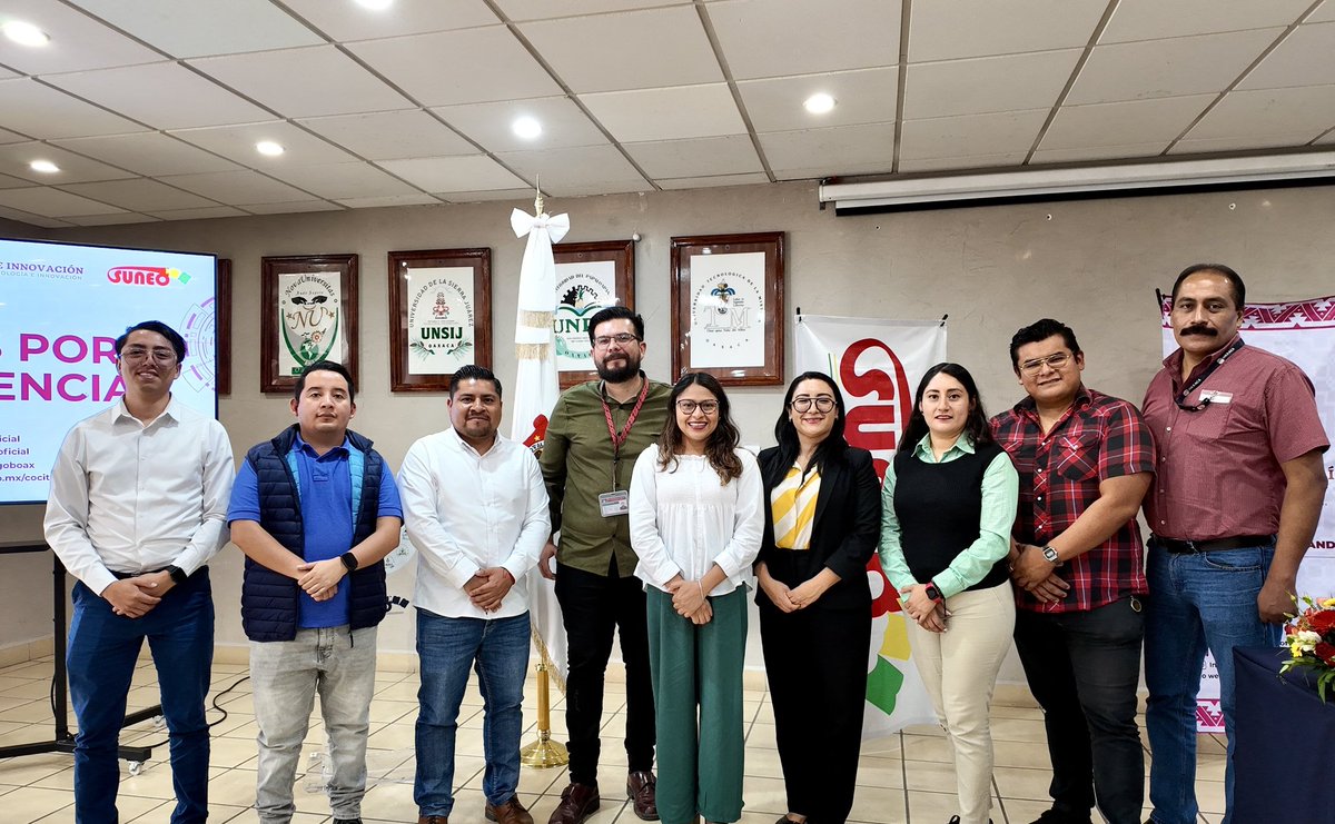 SUNEO_Oaxaca's tweet photo. • Taller: “Ciencia de Datos para personal de informática en gobierno", impartido por el Dr. Eric Melecio Castro Leal, investigador de la Universidad de la Sierra Sur. 
• Seminario: “Inteligencia artificial para la administración pública en Oaxaca: el gobierno digital”, con la participación de investigadoras e investigadores de la Universidad de la Sierra Sur y la Universidad Tecnológica de la Mixteca.
• Conferencia: "Ética, transparencia y responsabilidad en el uso de IA en el sector público", impartido por el Dr. Joselito Fernández Tapia y moderado por el Dr. Diego Soto Hernández de la Universidad de la Sierra Sur.
.
3/4