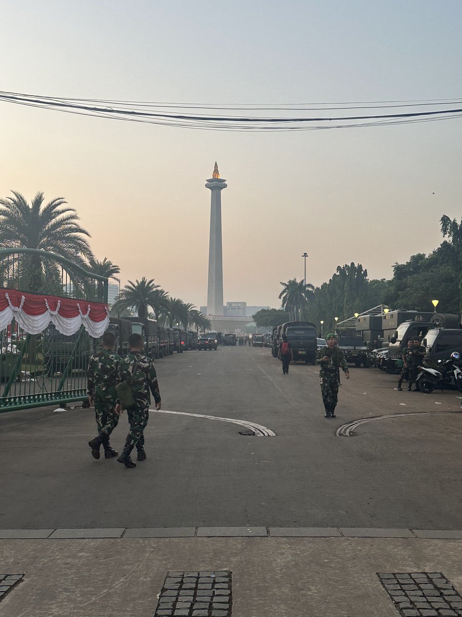 Getting ready for my AI workshop this morning at <a href="/RadiodaysAsia/">Radiodays Asia</a> 🦾

I will say that despite tensions all the Indonesian people I've met so far are incredibly kind and friendly. Honoured to be here 🙏