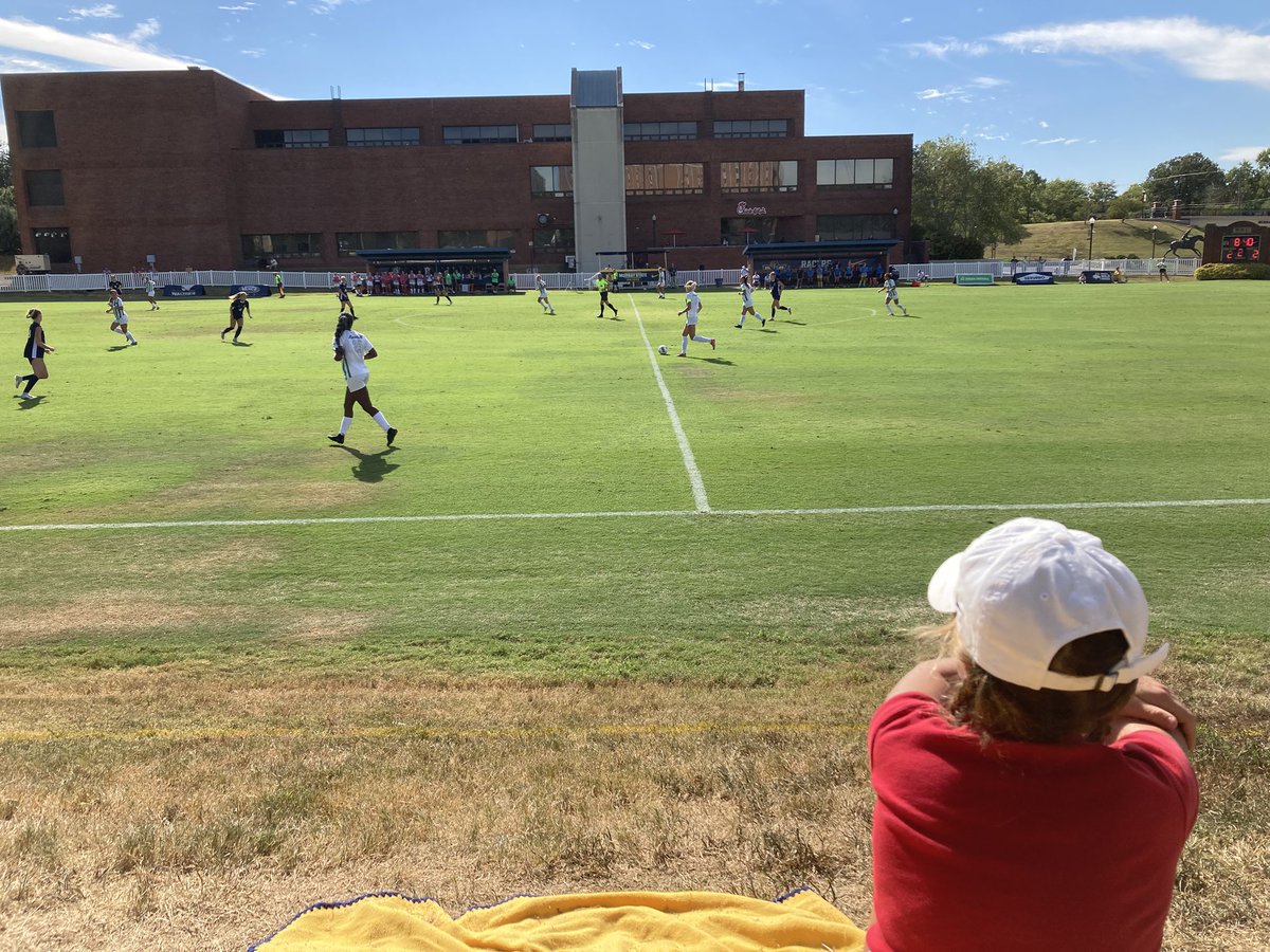 stouney_12's tweet photo. We loved the grit, teamwork and effort from @RacersSoccer today! Catherine had a blast — and she got to say hi to her favorite player, too! #WeAreRacers https://t.co/Hx1QoUpnLD
