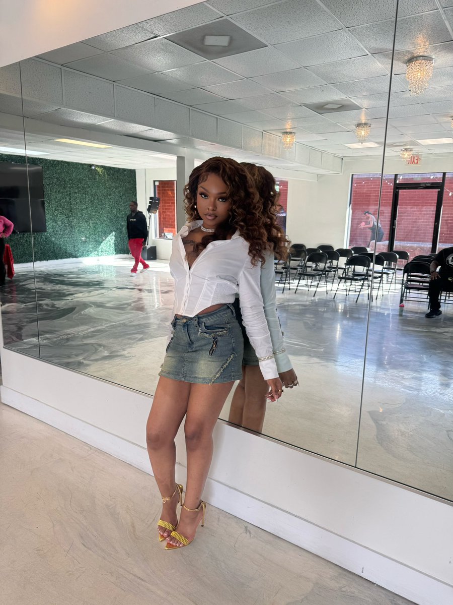 therealjvee_'s tweet photo. #BaddieCastingsVA #AUDITION #judge 🥂⭐️👏🏽 https://t.co/aIHNPdmZew