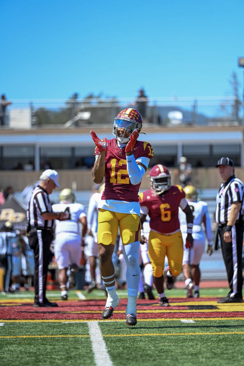 dharigogetit's tweet image. 1-0 for the week 

4 rec 83 yards ✅

20.4 YPC❄️

Pancaking Dlineman and Linebackers🦈

Week 2 up next❗️

@Sharpcoach82 @Coach_Dags @CoachAvianceSr @Ski_Axel @noiceysports @CurtisRocklin 

#xfactor #victorysunday #debo #12