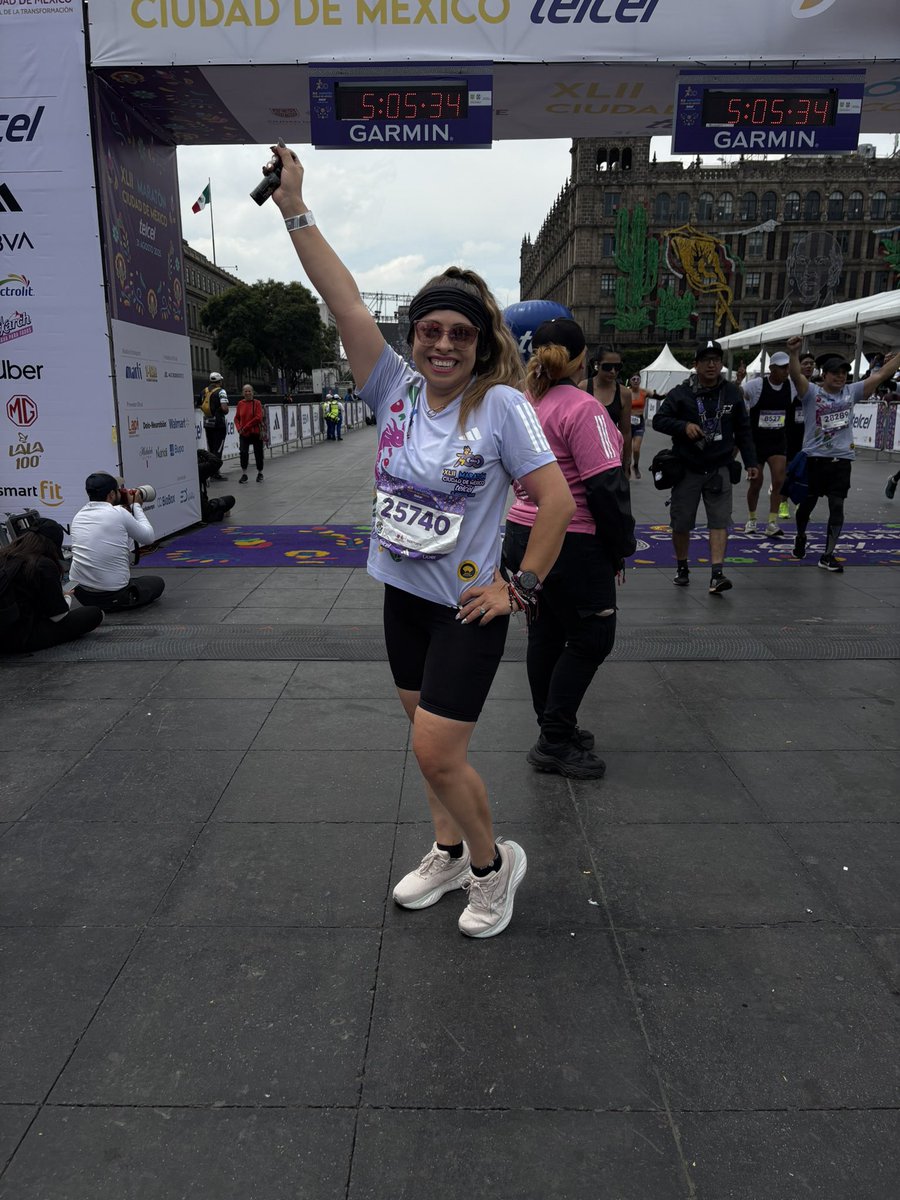 Mi cuerpo corre, mi mente se clarifica y mi espíritu se eleva.

Hoy volví a conquistar el @maraton_cdmx le tengo mucho respeto y agradezco poder llegar a la meta.

Aquí seguimos, dándolo todo y disfrutando de cada kilómetro.