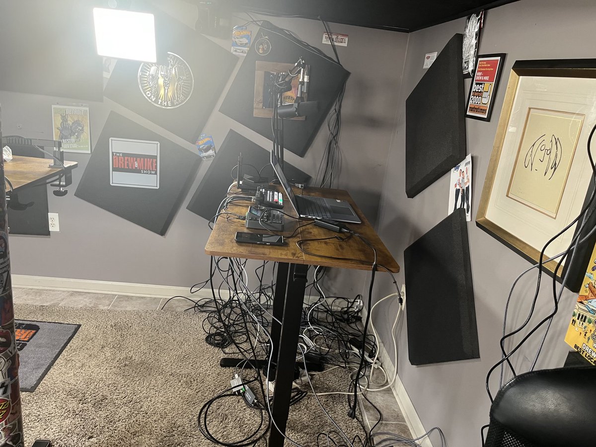 The Drew Lane Show tweet media