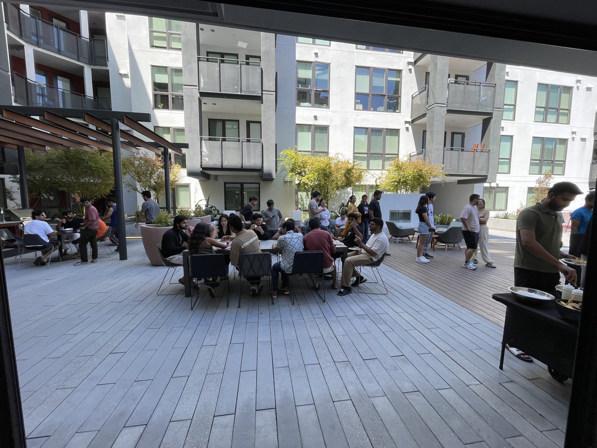 ModeraSPS's tweet photo. A huge THANK YOU to all our residents who came out and enjoyed our Taco Party on Saturday August 30th! And thank you to JC from Chamitos Taco Catering for serving up those mouthwatering tacos! https://t.co/6JwCja9cax