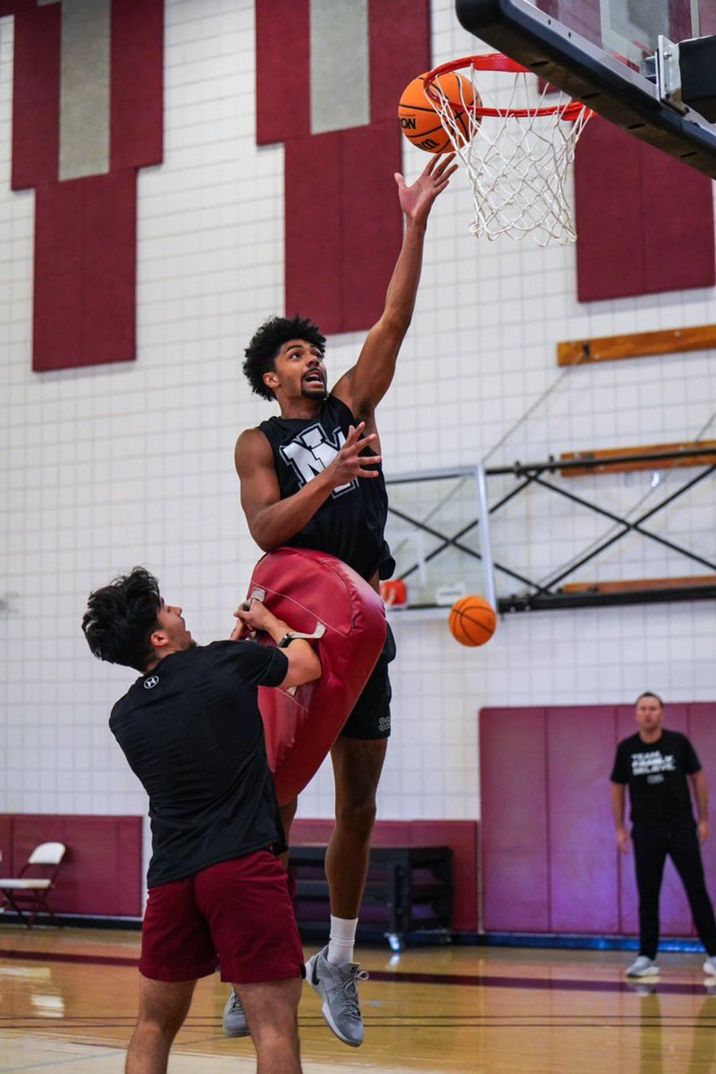 Help us wish our guy <a href="/juice_mims/">Julius Mims</a> a happy birthday! 🎂 

#AggieUp