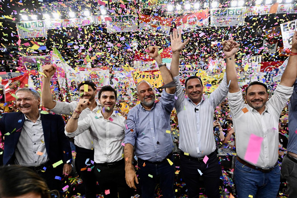 Felicitaciones al nuevo gobernador de Corrientes, <a href="/JPValdesok/">Juan Pablo Valdés</a>, a <a href="/gustavovaldesok/">Gustavo Valdés</a> y a todo el equipo de <a href="/vamosctesok/">Vamos Corrientes</a> por el contundente triunfo alcanzado en las elecciones de hoy.

Este domingo los correntinos ratificaron un modelo de gestión exitoso que impulsa el desarrollo y