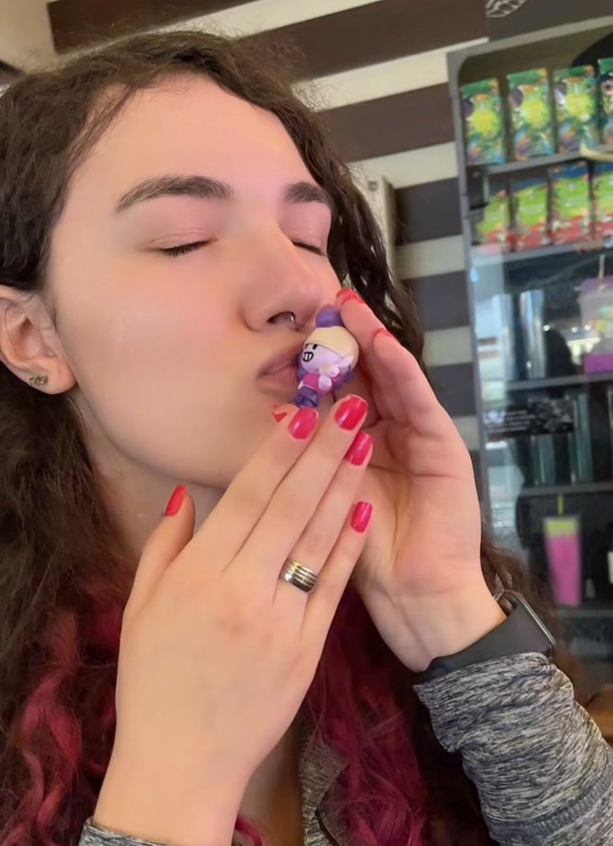 Quem falou Emz acertou 💜✨🤏