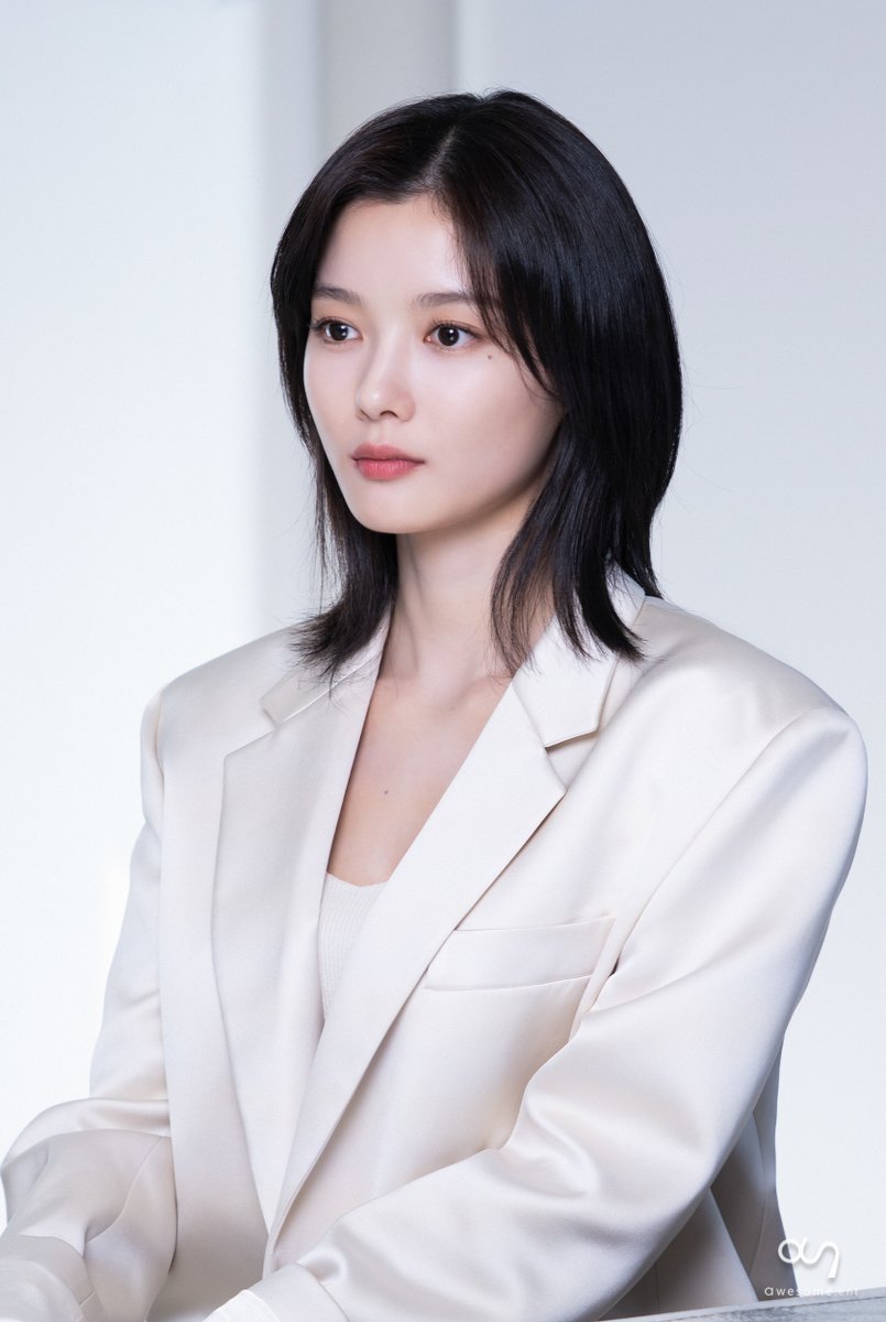 awesome_ent_'s tweet photo. ๐
#์ด์ธPIC
#๊น์ ์ #KIMYOUJUNG
#์ฅฌ๋ฒ ๋ฃฉ #Juvelook https://t.co/T4tucpZ6Q7
