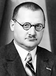 URDailyHistory's tweet image. 14 Sept. 1893: Josef Hartinger, a Bavarian prosecutor who indicted officials at #Dachau concentration camp in 1933, is born. Hartinger indicted them after the SS policy of #executions and faked suicides were discovered. The indictments were suppressed. #ad amzn.to/3lKrmsD