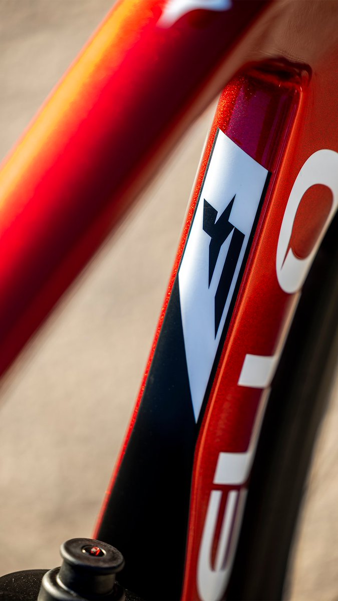 PINARELLO_JAPAN's tweet photo. スピードのために生まれ、どんな場面でも
その真価を発揮
最高峰のパフォーマンスを追求して設計
新たなFシリーズは真のレーシングマシンです
#Pinarello #IconMakers #BornToRace https://t.co/VYrIA1S26N