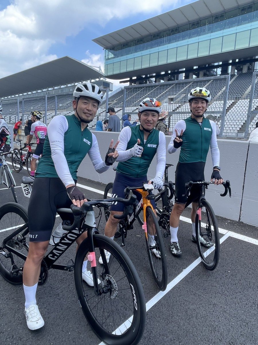 zattoshin43's tweet photo. 2025 8/30 シマノ鈴鹿
チームTT 未登録
初めてのチームTT
苦し楽しかったです😆
3人での参戦でしたが、25位は中々の好成績👍
3人チームでは2位👏
俺がライン取り、ペースで足を、引っ張ったので、悔しいです😭
また来年もチームTTに出場したいです♪
#shimanosuzuka
#シマノ鈴鹿 https://t.co/EWmgv2mv9z