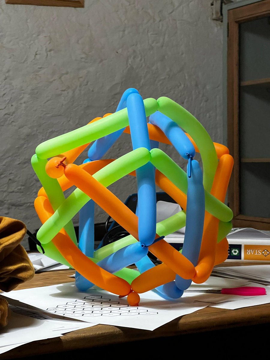 eXplorium tweet media