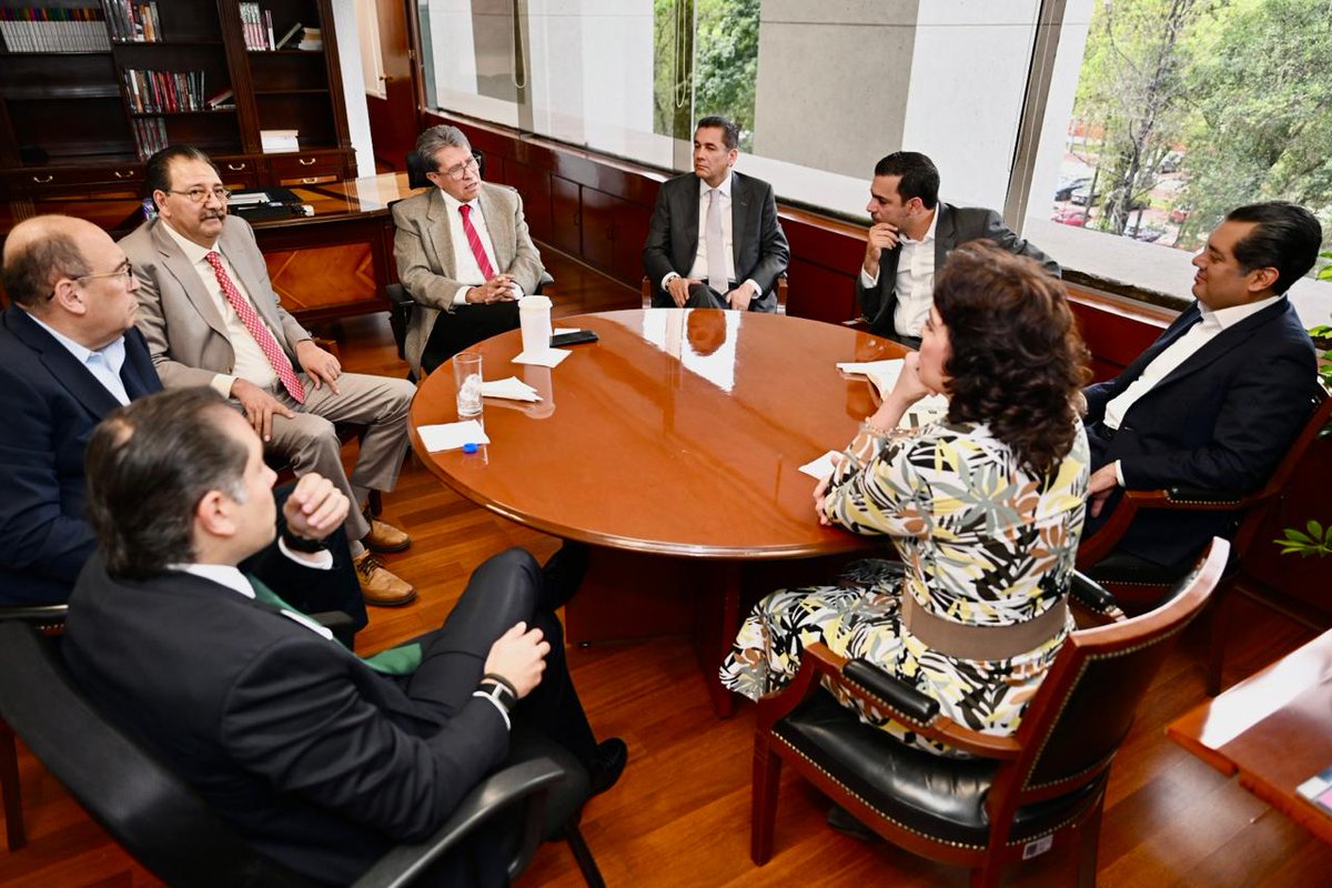Reunión de las y los Coordinadores Parlamentarios <a href="/RicardoMonrealA/">Ricardo Monreal A.</a> <a href="/eLiasLixa/">Elías Lixa</a> <a href="/rubenmoreiravdz/">Rubén Moreira</a> <a href="/ReginaldoSF_PT/">Reginaldo Sandoval F</a> <a href="/IvonneOP/">Ivonne Ortega</a> el Presidente <a href="/Sergeluna_S/">Sergio Gutz. Luna</a> y nuestro Vicecoordinador <a href="/RaulBCCue/">Raúl Bolaños-Cacho Cué</a>