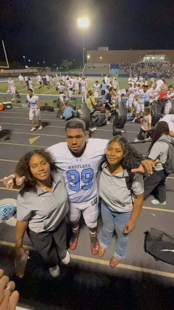 Just finished out week 3 and I’m so grateful for my family. They’re my rock in all that I do and I’m so grateful to the Lord for giving me strength and courage and the opportunity to do what I love.

Love you guys 🤟🏽❤️