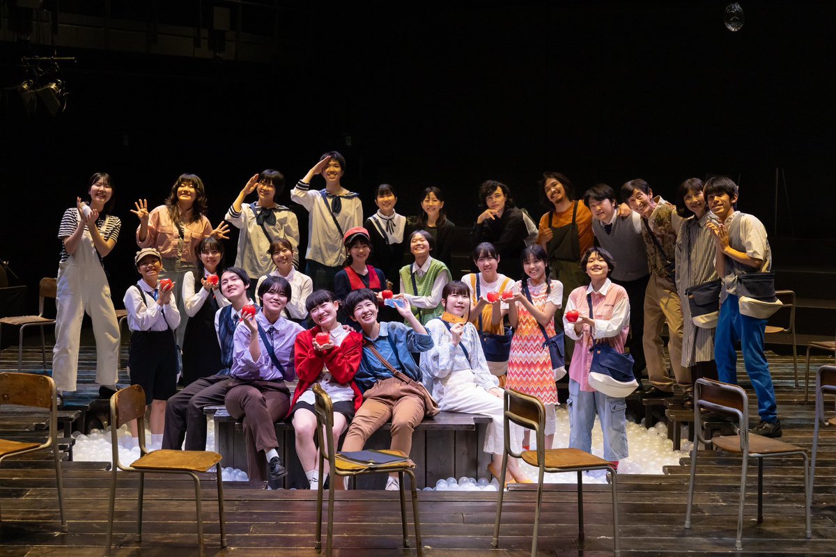 #銀河鉄道の夜2025 
 #群読銀河 

全公演、無事終演いたしました🌌

毎日走って走って走り抜けて、いつの間にかこんなところまで来ていました。あっという間だったけど、この道程で見た景色たちを私は一生忘れません。

ご来場いただいた皆さま、本当にありがとうございました！

ジョバンニ/村山桃圭