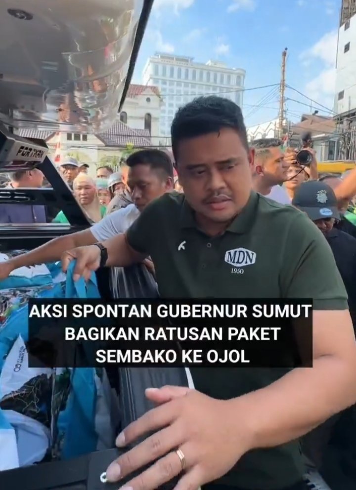 Dia MENJARAH hasil tambang ber Trilyun-Trilyun dan kalian hanya kebagian beras 5kg sudah lembek. Lalu kapan kalian naik level kaya dan sejahtera..?