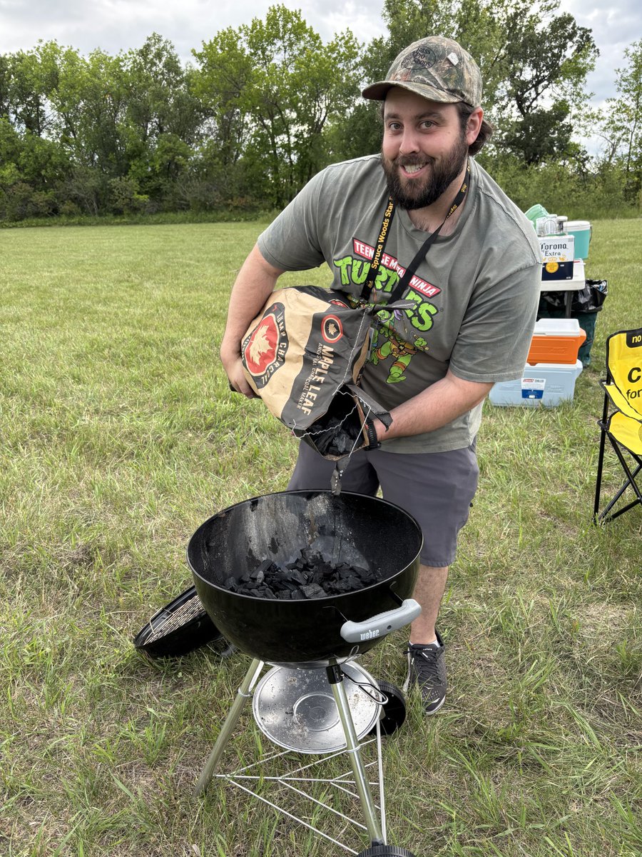 RASC_Winnipeg's tweet photo. Chef Doug prepares 4-course gourmet steak dinner, with home-grown organic garden vegetables, freshly baked apple pie, wine & cocktails for several lucky 2025 SWSP star party goers.
#astronomy #SWSP #StarParty #RASC #SpruceWoods #winnipeg #manitoba #LuxuryAstronomy #AstroGlamping https://t.co/mETWb7WPH2