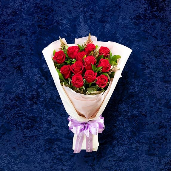 ━━━━━━━━━━━━
#東京ディズニーリゾート
「フォーエバー・ユアーズ」
✎𓂃10月1日　予約開始
✎𓂃12月1日　販売開始

ランドホテル、アンバサダー、ミラコスタ、FSH
各ホテルに赤いバラ12本の花束が登場🌹

#TDR_info #TDR_MD
🔗tokyodisneyresort.jp/hotel/tdh/opti…
🔗tokyodisneyresort.jp/hotel/dah/opti…