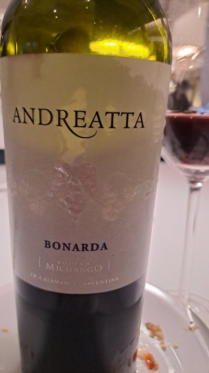 Botello - Arte en Vinos tweet media