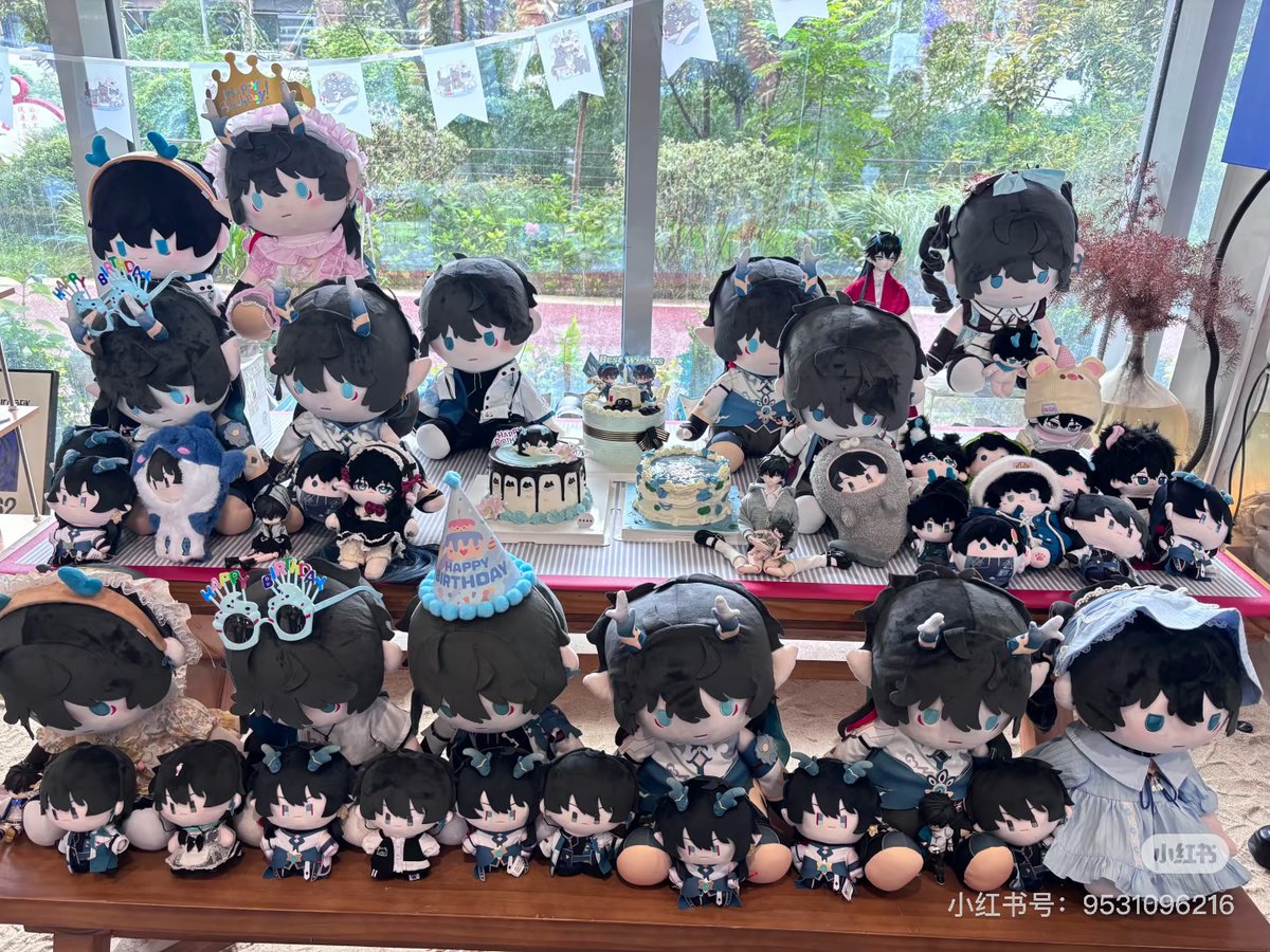 Some highlights from the DHIL second bannerversary fan event in China and Japan! Event team will probably post a full summary reels video later. 

Images are from the birthday parties, themed spaces, and water vending machine

🍁 433 LED screens across China and Japan, two being