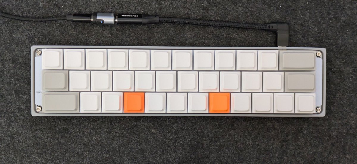 Gateron LP版のキーキャップをLAKに変更。はじめLCK使ってみてたけどしっくり来なかったので自分にはやはりシリンドリカルが合ってるみたい。そこのストレスが解消された結果、タクタイルのBrown nanoスイッチの打鍵感もだんだん好きになってきたな