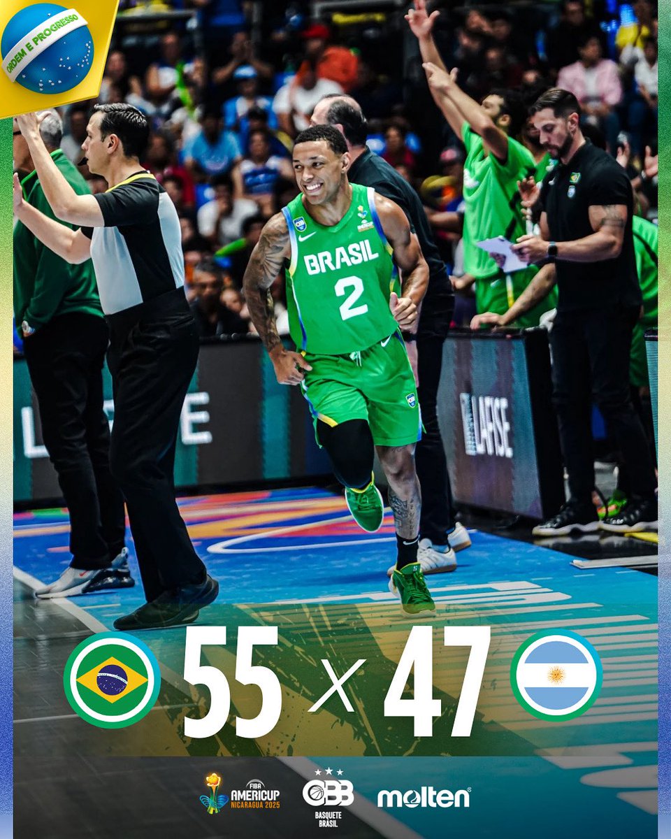 É CAMPEÃO! BRASIL BATE ARGENTINA E VOLTA A CONQUISTAR O TÍTULO DA AMERICUP APÓS 16 ANOS! 🏆🇧🇷

Clássico 𝙨𝙚 𝙜𝙖𝙣𝙝𝙖. O basquete brasileiro está novamente no lugar mais alto do pódio. A América é nossa de novo, agora pela quinta vez! 💚💛