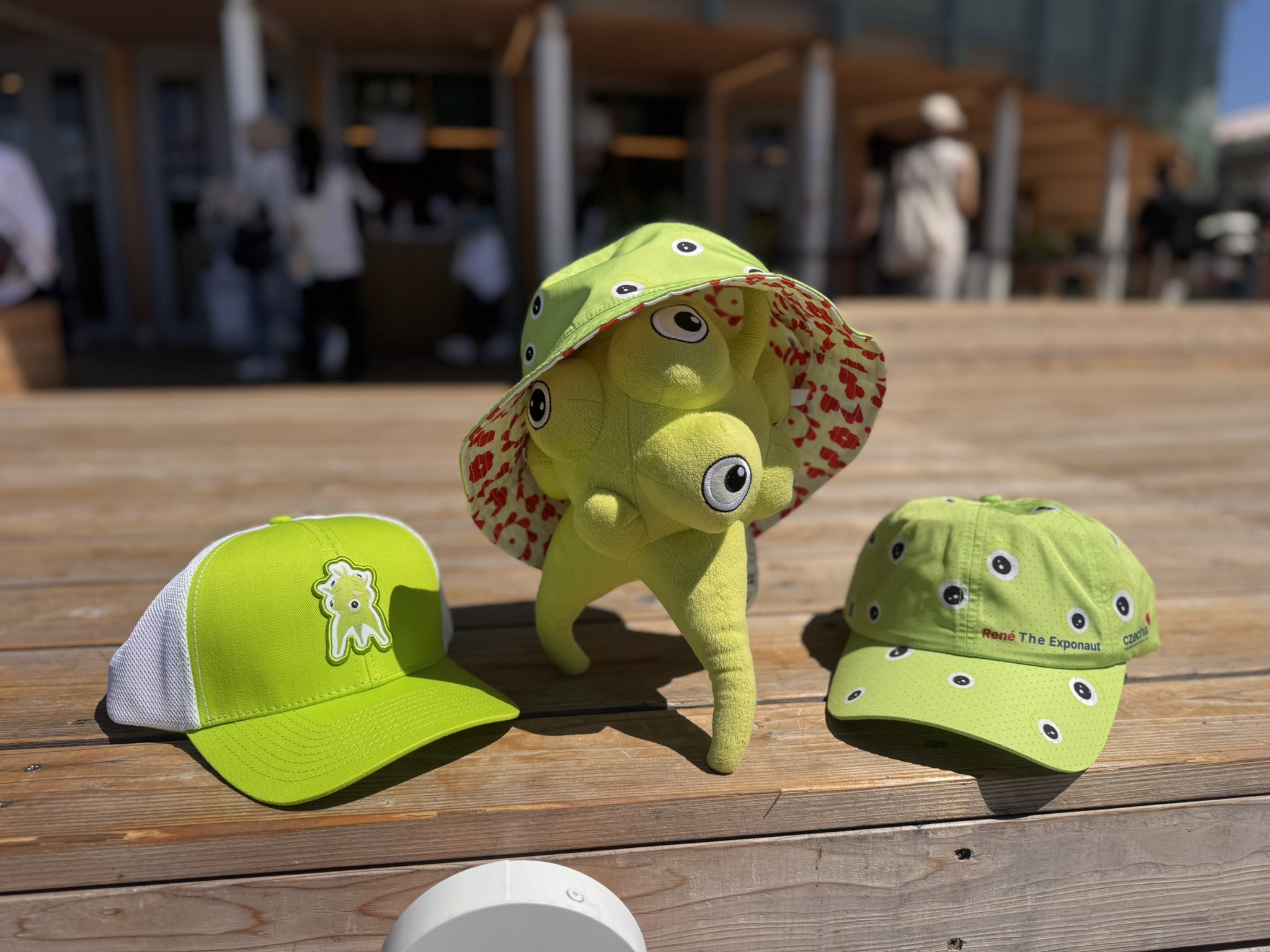 レネ　新品　René 大阪　万博　チェコ 大阪関西万博限定 レネ Rene ガラス製品 ハンドメイド 置き物