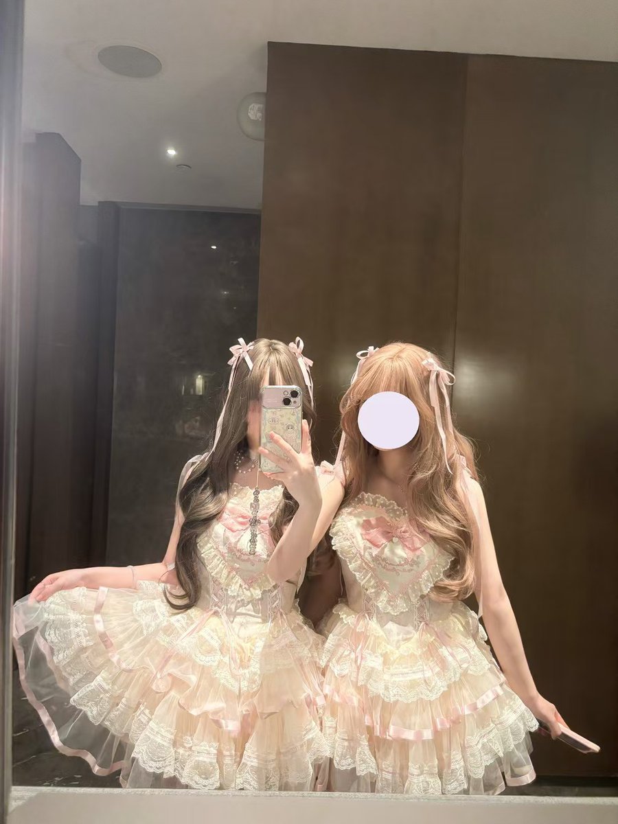 ks934760580's tweet photo. #少萝 #日常 #Lolita #白丝 #过膝袜
朋友圈：2025年5月19日 15:29 https://t.co/c06fiTlyEJ