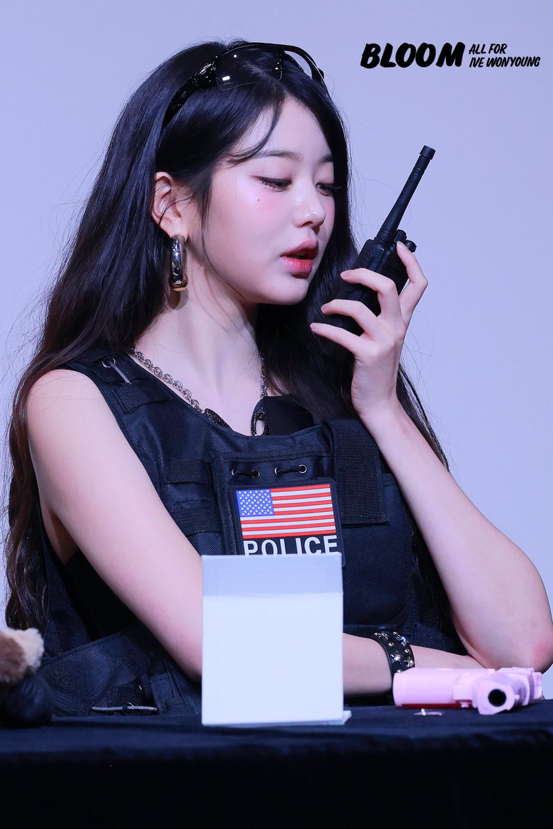 250830 코드네임:비키 🕶️

#아이브 #IVE #원영 #장원영 #WONYOUNG #JANGWONYOUNG #ウォニョン <a href="/IVE_twt/">IVE</a>
