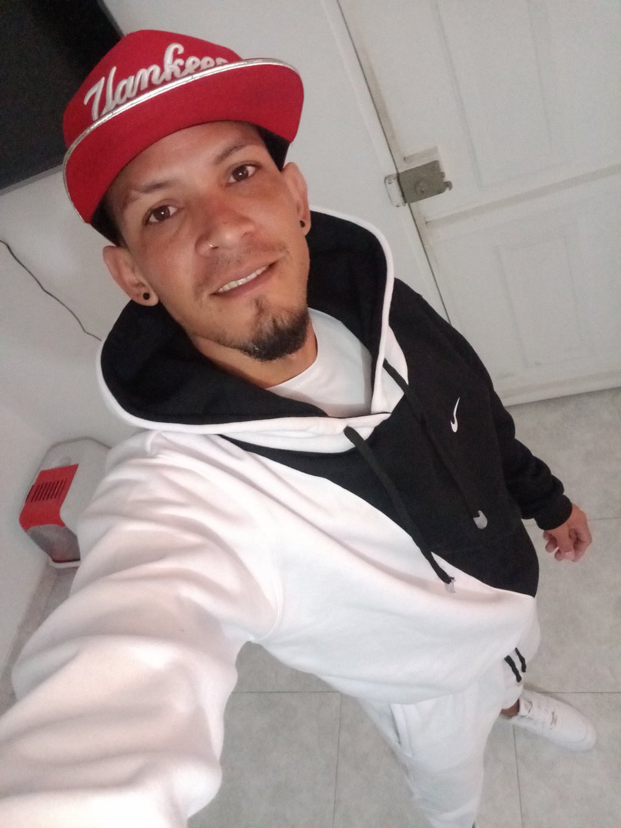 Prefierodotados's tweet photo. Cara de delincuente😎
Pero bien perrita en la cama 😈
Chudai👈🍆💦🍑
Veneco en Bogotá https://t.co/g0JkzKZuUf