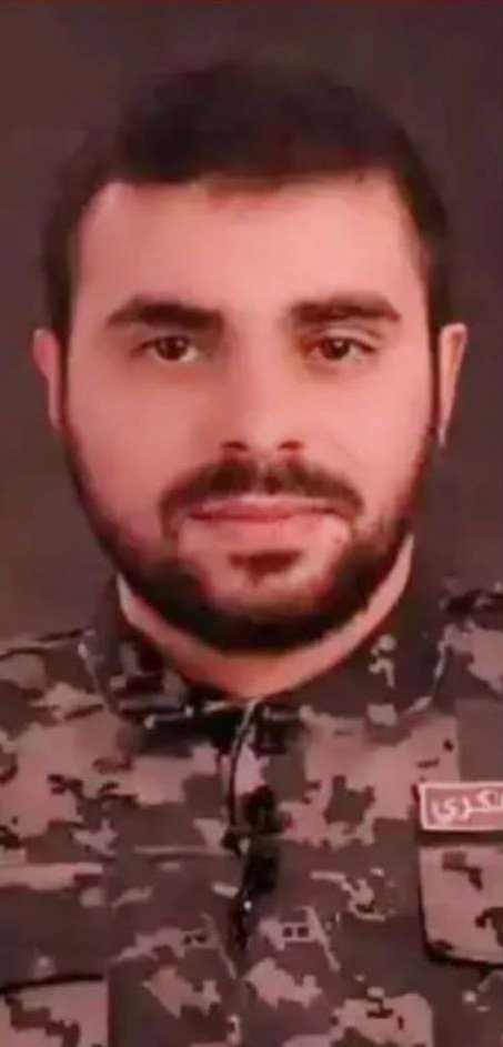 Namkhah1's tweet image. «صحرای کربلا به وسعت تاریخ است و کار به یک «یالیتنی کنت معکم» ختم نمی‌شود...
آنان را که از مرگ می‌ترسند از کربلا می‌رانند…
هر کس می‌خواهد ما را بشناسد داستان کربلا را بخواند. اگر چه خواندن داستان را سودی نیست، اگر دل کربلایی نباشد.»
#أبوعبيدة