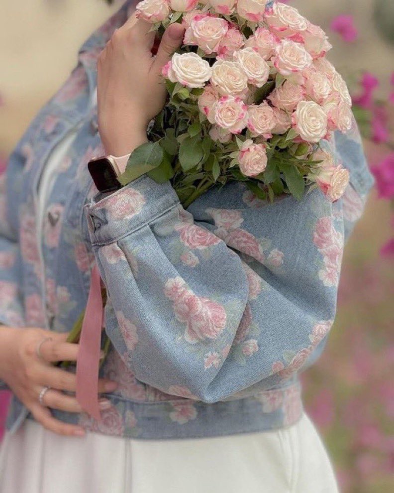 من اليوم قم بمعاملة الآخرين بالطريقة التي تحب أن يعاملوك بها. من اليوم ابتسم للآخرين كما تحب أن يبتسموا لك, سامح وصافح وابتسم.

💕💕💞💕

#صباح_الخير #صباح_الأشياء_المُشرقة 
#صباح_الخير_و_السعاده