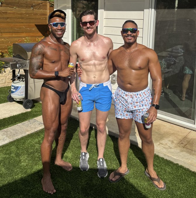 Watch your fave kuya 🇵🇭's leaked NSFW photo on TwXstars