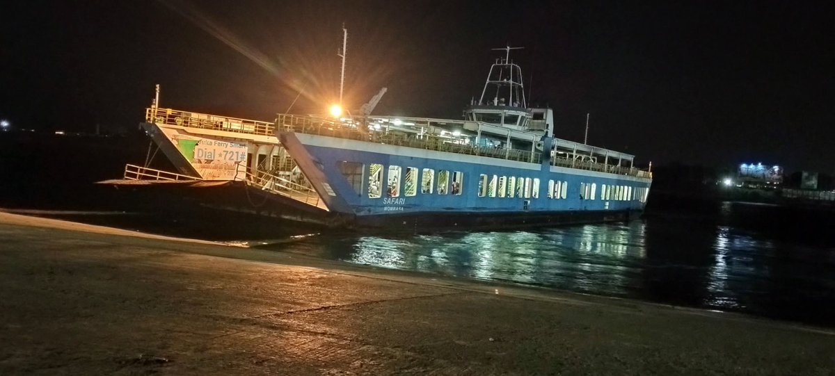 FerryKenya's tweet image. Good Morning,

Monday Ferry Operations :
Three ferries are at your service.

SAFETY TIPS

1) Do not jump on a moving Vessel.

2) Do not  Lean or Sit on the ferry Rails.
Wishing you all a great week ahead.
#kenyaferry #PSSDTransport #Kenya_Ports #kmakenya #TransportKE #MaritimeKE