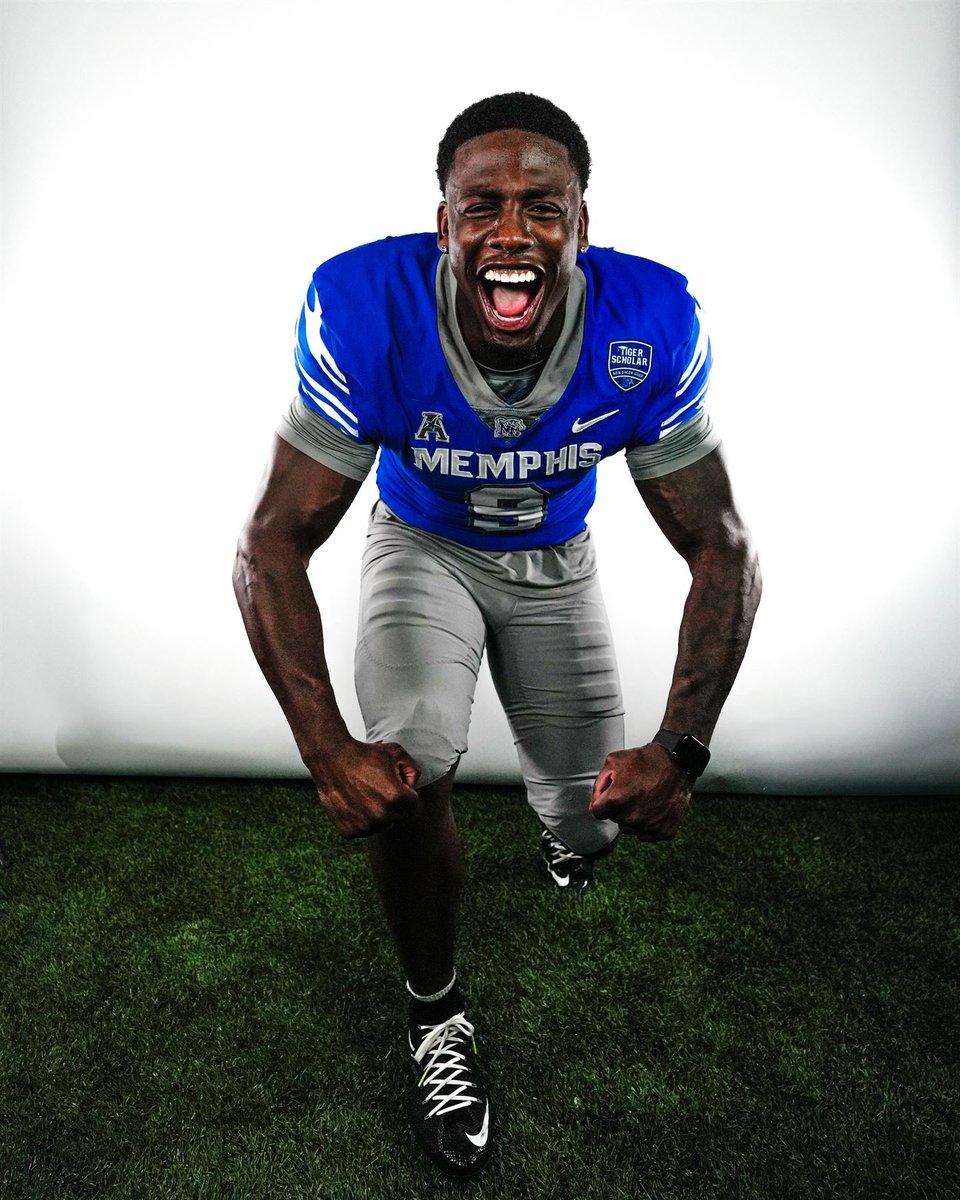 William Whitlow Sr. (@williamwhitlow2) on Twitter photo <a href="/MemphisFB/">Memphis Football</a> <a href="/whitlowww_/">William Whitlow, Jr.</a> to play football you have to have intelligence! You also have to be able to turn intelligence into animalistic behavior! <a href="/MemphisFB/">Memphis Football</a> <a href="/whitlowww_/">William Whitlow, Jr.</a> to play football you have to have intelligence! You also have to be able to turn intelligence into animalistic behavior!