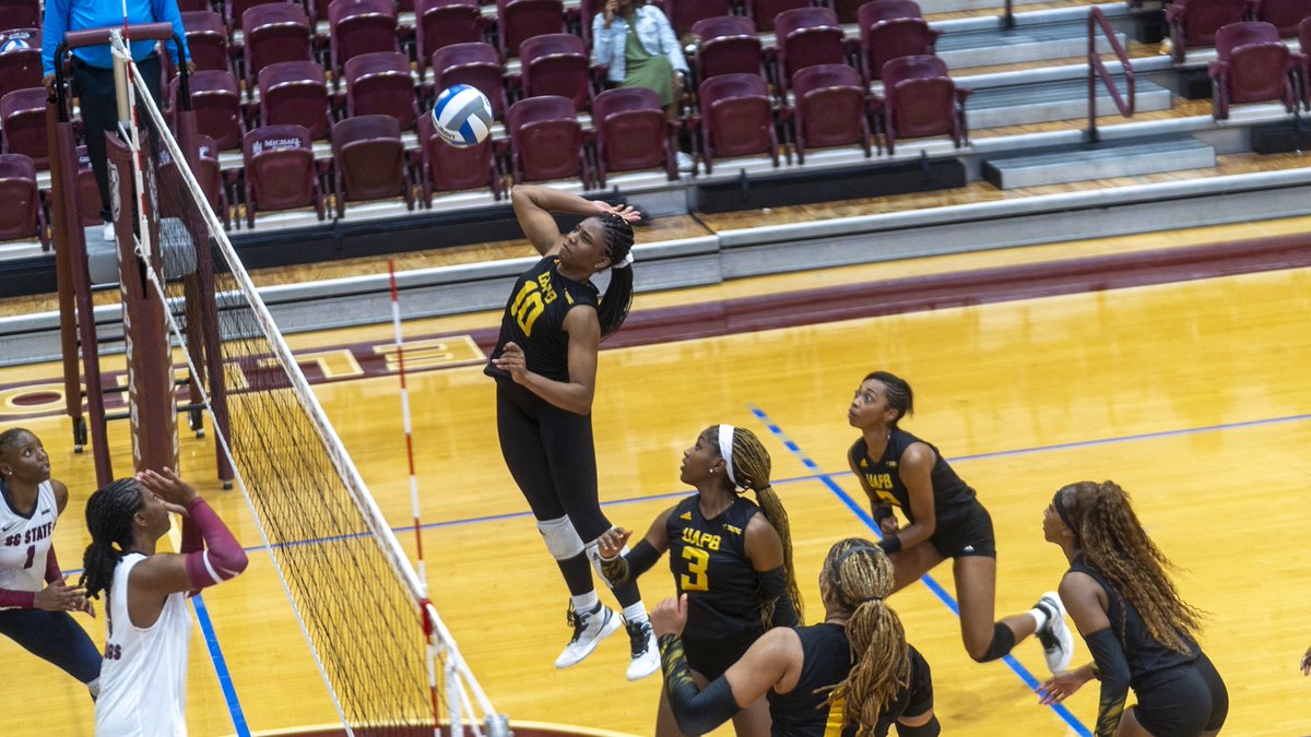 All-Tournament Team ✔️🔥
<a href="/AshantiButler_/">Ashanti Butler</a> set the tone this weekend 🏐🦁