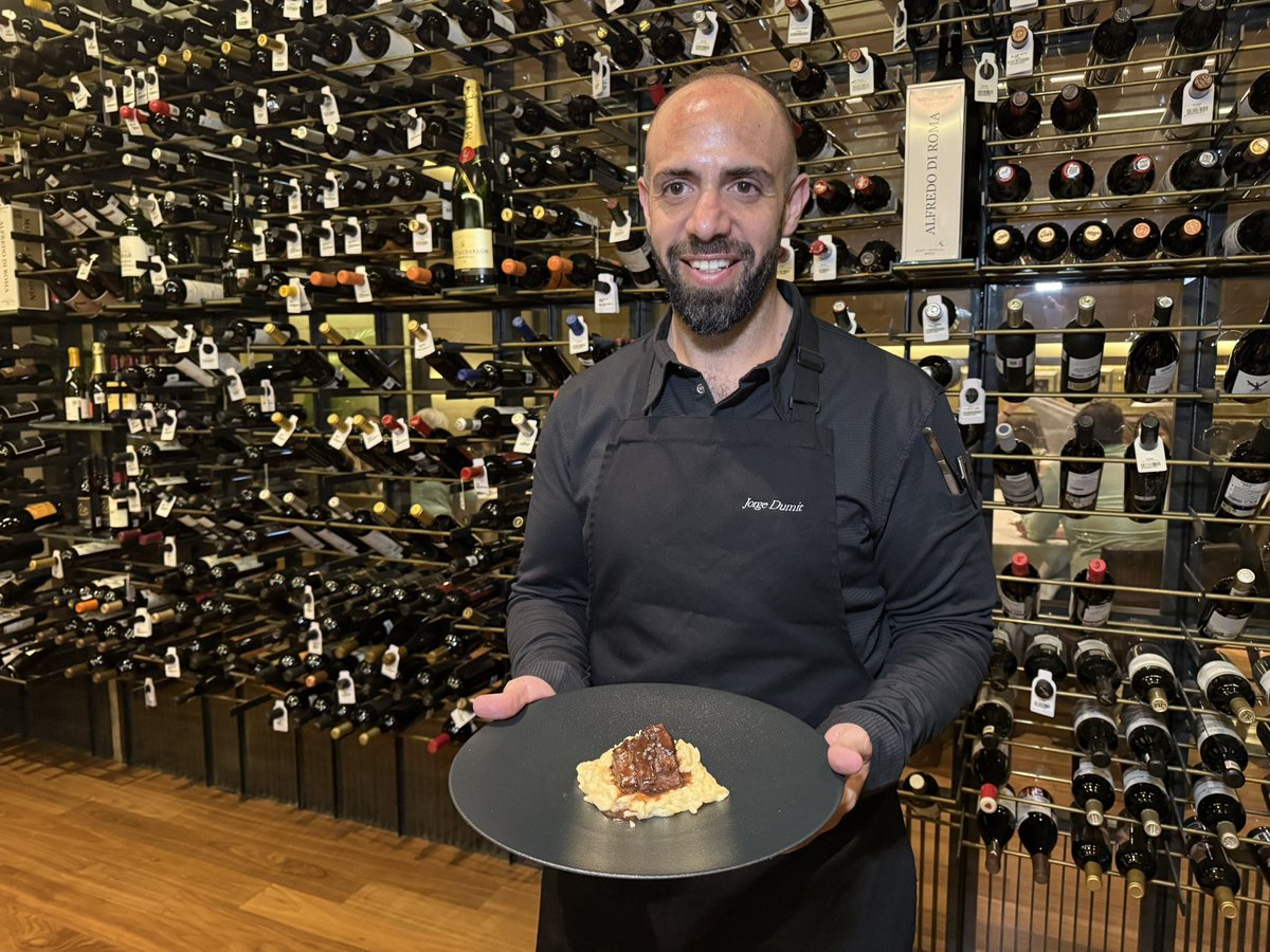 TTCitizen's tweet photo. @JorgeDumit se presenta como nuevo chef en el restaurante @AlfredodiRomaMX en el Presidente Intercontinental Ciudad de México y reescribe su historia…
https://t.co/aOQsaVdhGM https://t.co/UkQbz2pVAb