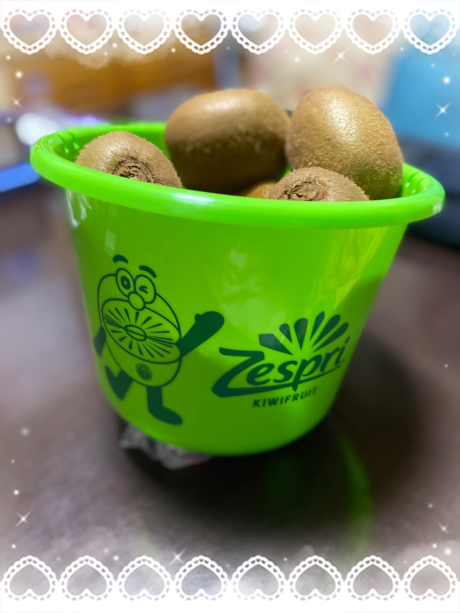 ゼスプリ キウイブラザーズ バケツ ミニカッティングボード キウイブラザーズ お届け物1つ&数量限定キウイブラザーズの「ミニカッティング