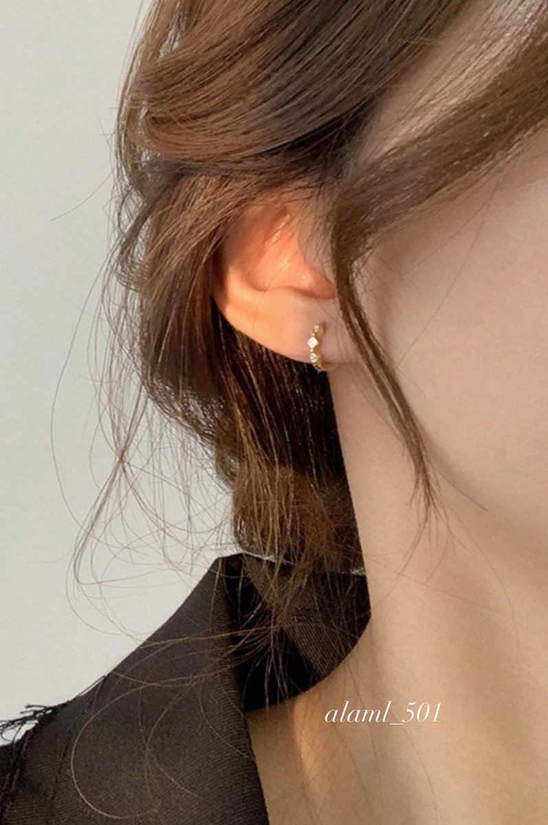 وستُشرق بطريقتك الهادئه "
كما يفعل الضوء حين لايوقظ أحداً"
لكنه يُنير كُل شيء"

#صباح_الخير 
#صباح_الخير_والسعاده