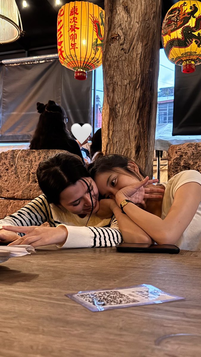 mywhitelilly_'s tweet image. MY BABES AHHH 😭✨🤍

#ฟรีนเบค #FreenBecky
#srchafreen #beckysangels
#FreenBeckyWelcomeToLATAM 
#FreenBeckyLatamTour