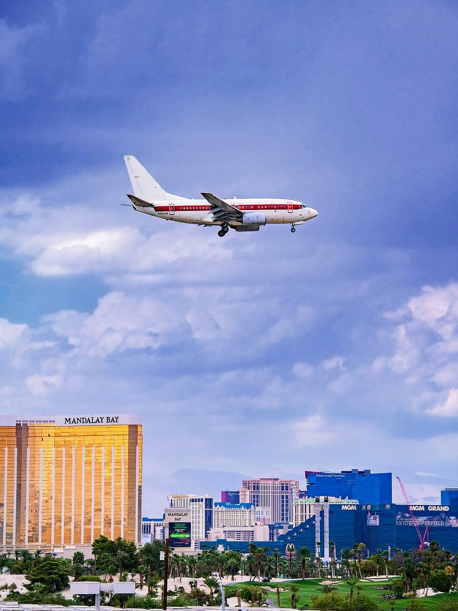 This airplane is part of one of America's most mysterious entities. Officially, it does not exist. Every person on board has Top Secret government security clearance, and is strictly forbidden from ever revealing what they do, or what they have seen. 

(📸 Vic L. IG/p.e.s.t.o)