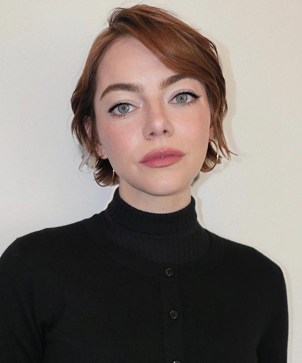 she looks mesmerizing