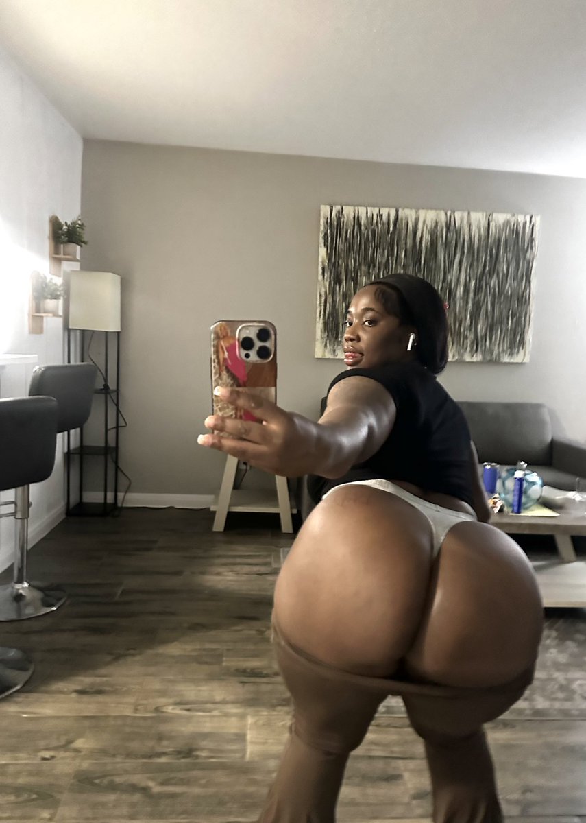 humbly, that bitch 🍑 tweet media